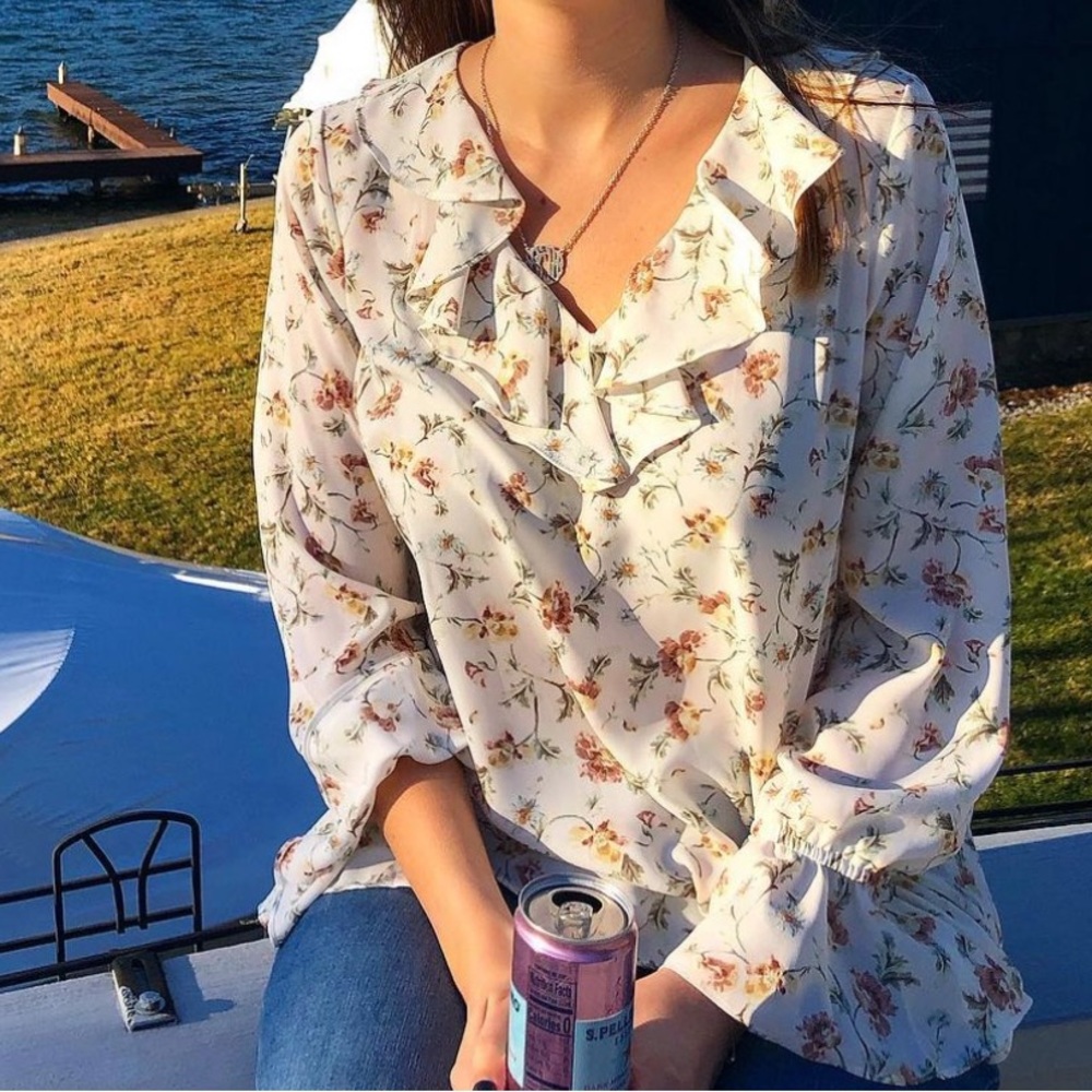Cece floral shirt size M
